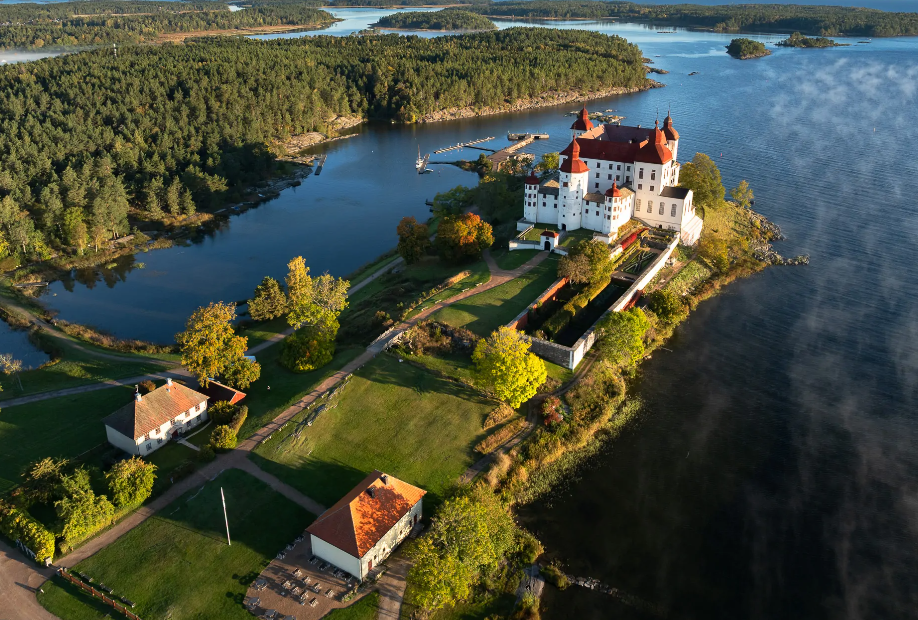 Skådespelare till barnäventyr, Läckö Slott