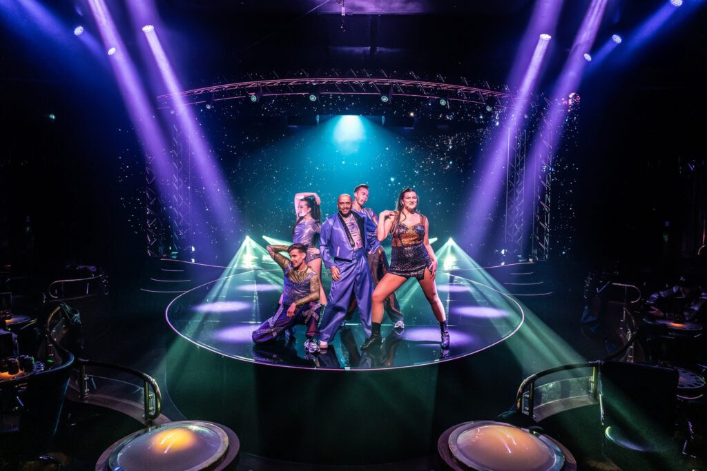 Great singers who can dance / move well.