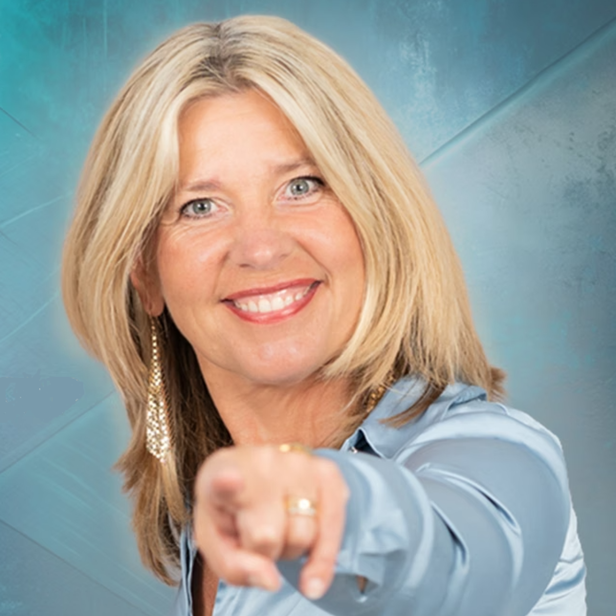 Moderator Ami Hallberg Pauli 