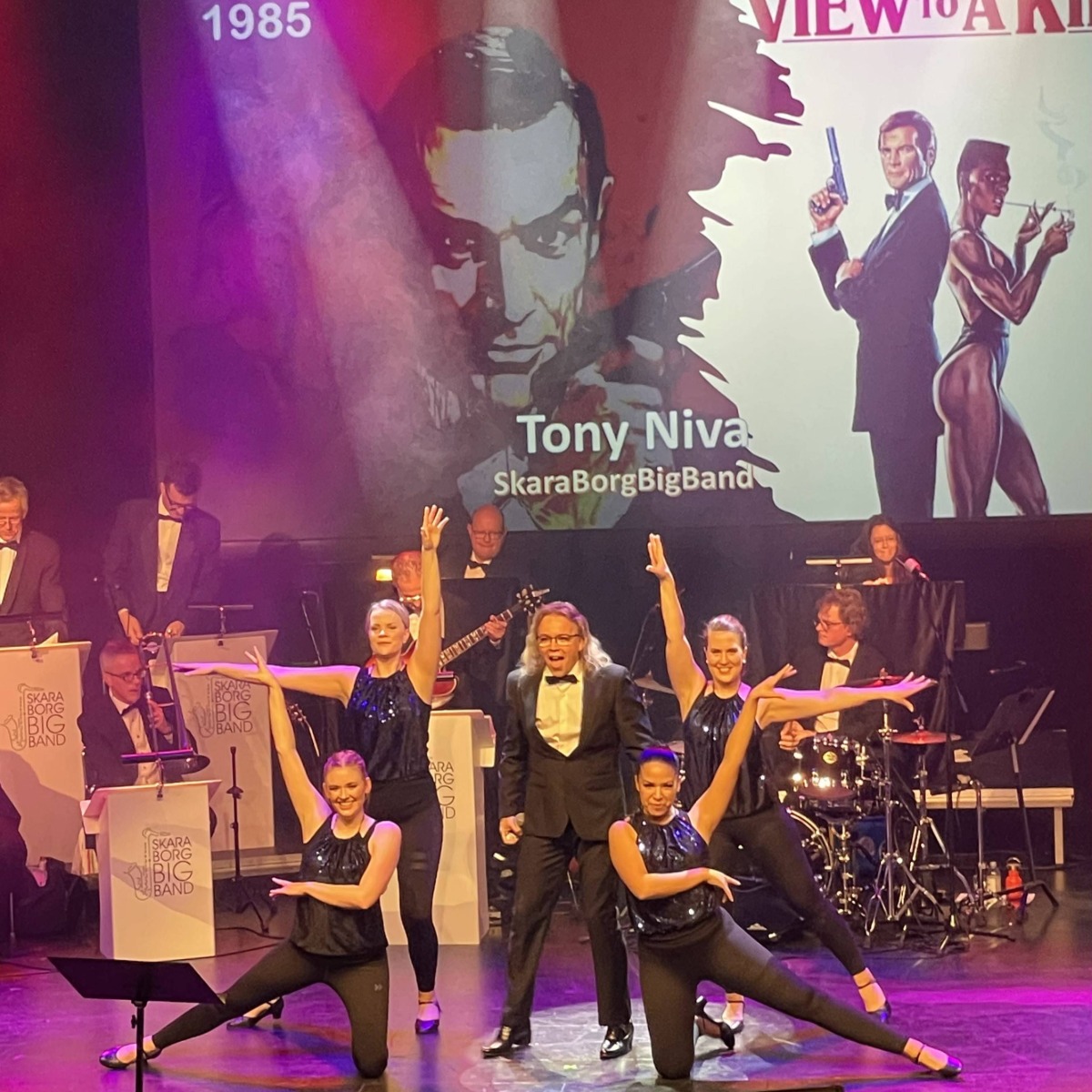 SkaraBorgBigBand spelar Bond