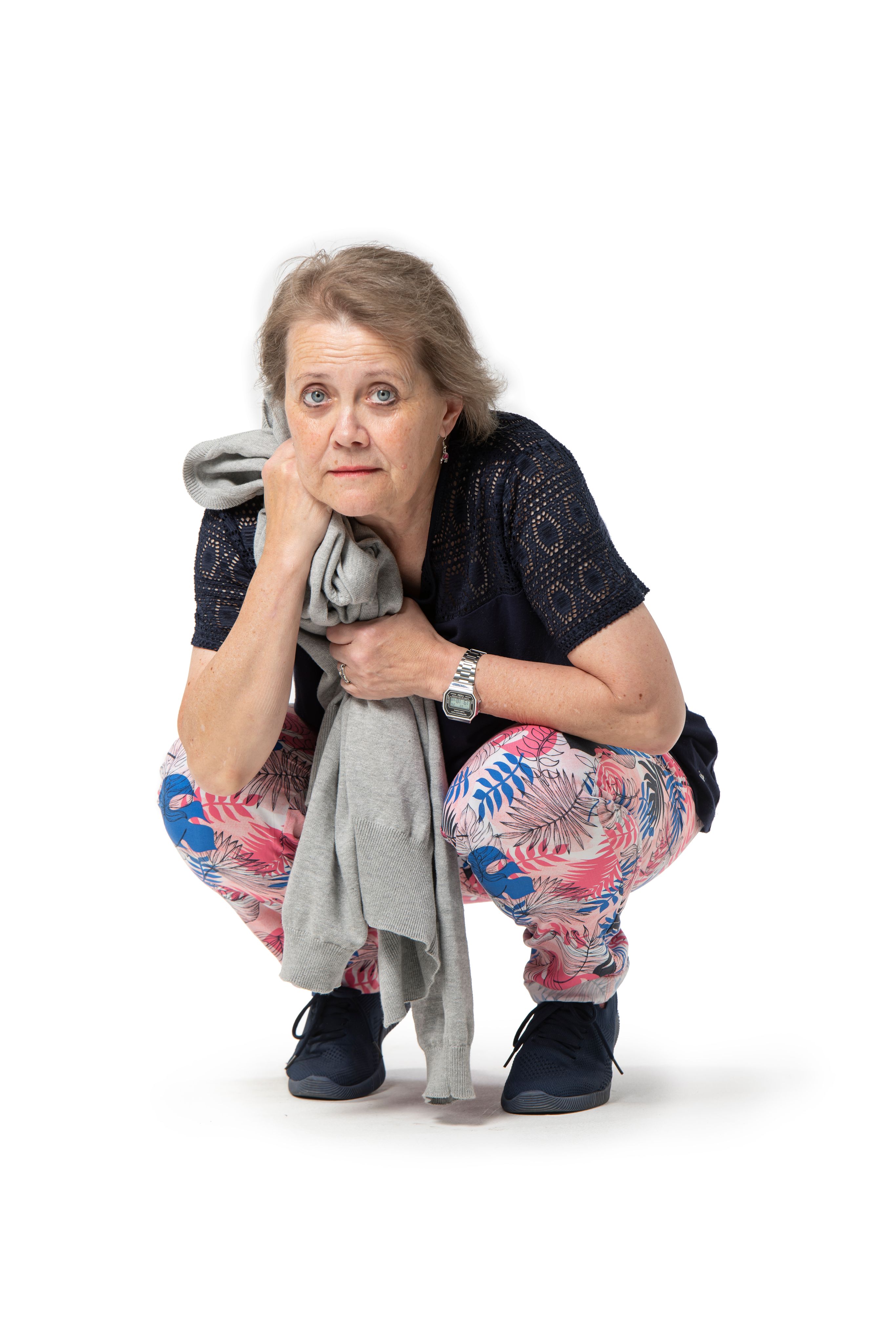 Eva Söderquist   tel 705242357 Fotograf Andreas Paulsson EvaS på huk.jpeg